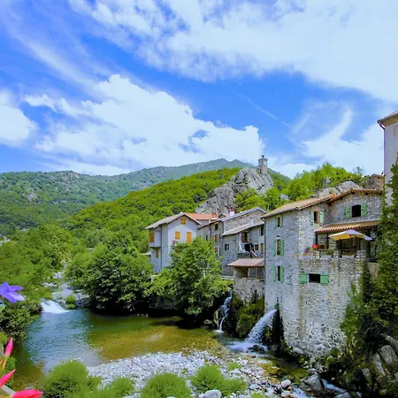 In Saint-pierre-de-colomb Holiday home