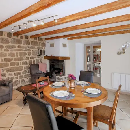 In Saint-pierre-de-colomb Holiday home *